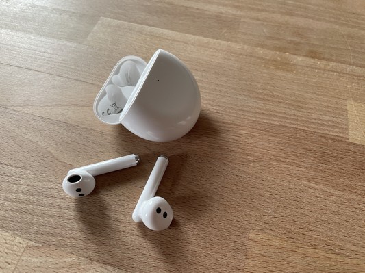 huawei freebuds 4 out of their case